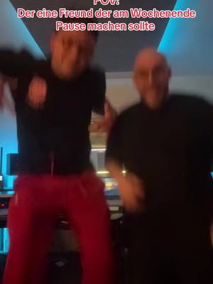 A post by @reneschmock on TikTok caption: (SchautInMeineProfilbeschreibung) #göttingen @RUMBOMBE 