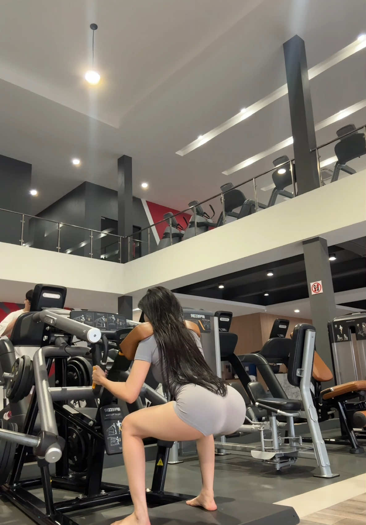 A post by @tarmnv1 on TikTok caption: ອອກກຳລັງກາຍ#fypシ #ฟิดดดดดดดดดดด🥺 #tarmnv 