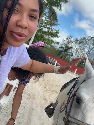 A post by @melaniefoxxx on TikTok caption: #fyp 