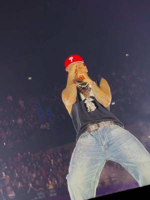 A post by @maluma on TikTok caption: Tu con tus pacitos… 🔥🔥