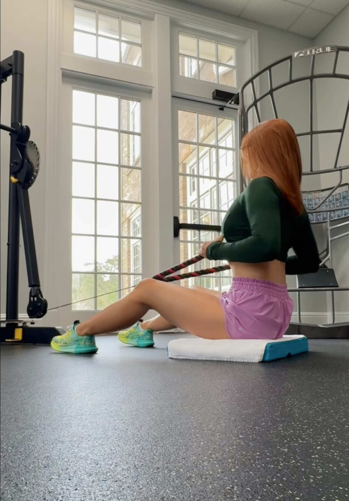 A post by @alexxiacox on TikTok caption: gym d8 pull day edition✨ I did 4 sets of 12 reps then drop set ✅ Low back pain friendly #workout#pullday#gymtok#fusion#l5s1 