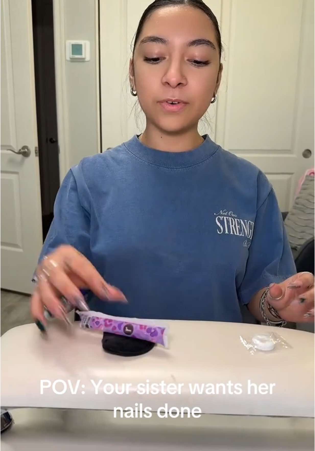 A post by @_nailzbymariah_ on TikTok caption: When your sister wants her nails done but has no money! 😭🤣 @ushyushymygussy   #nailzbymariah #goodyearnailtech #aznails #athomenailtech #explorepage #fyp #nailtrends #vbeautypure #beetlesgelpolish #kupatopcoat #nailsandblinks #frenchtipnails #auranails #chromenails #tortoiseshellnails #pov 