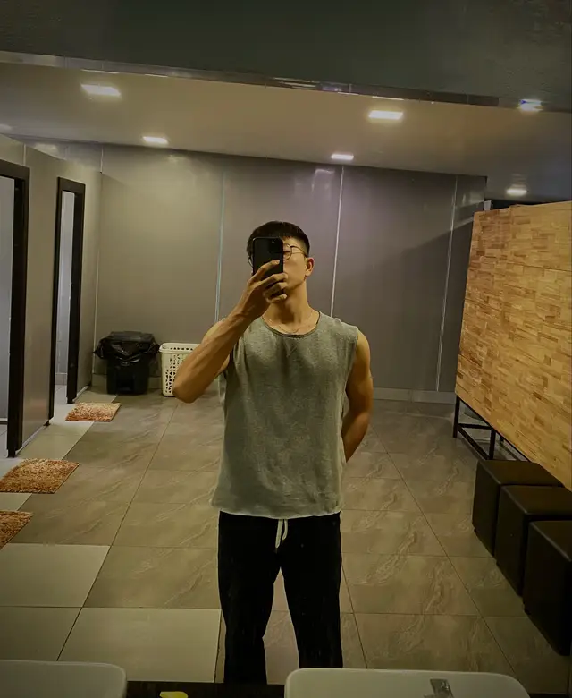 A post by @rathtontan7 on TikTok caption: 🖤🫂 