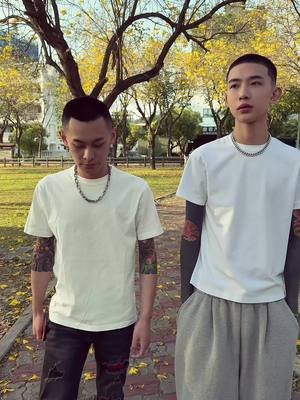 A post by @kasion_189 on TikTok caption: 男人不用太帥 像個爺們就行。#中國服#繞一圈@1357-施睿謙 