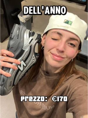 A post by @elenagianx on TikTok caption: E tu quale pensi sia la migliore tra queste?🔥 #newbalance1000 #shox #asics 