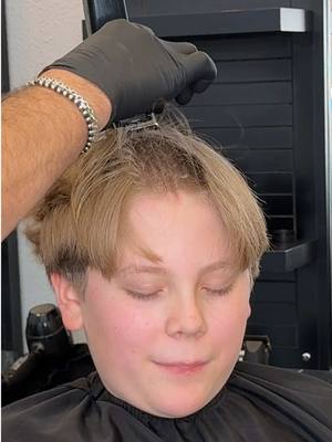 A post by @ali.friseurr on TikTok caption: #tutorial #hair #cut 