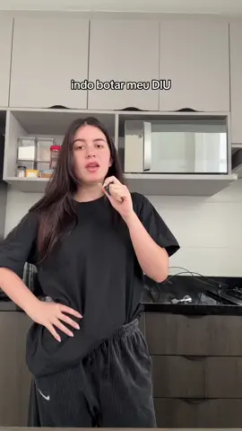 A post by @sofiasantino on TikTok caption: eu e meu DIU