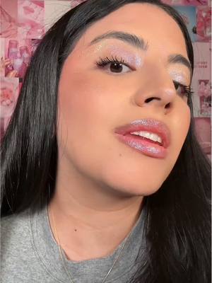 A post by @soylaurakool on TikTok caption: Mi nueva obsesión!!!!💕 @SHEGLAM #SHEGLAM #SHEGLAMJellyStick #SHEGLAMpartner #SHEGLAMcrueltyfree #maquillajedeojos #maquillajedesheglam 