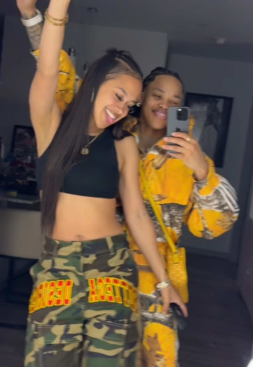 A post by @dh3nny on TikTok caption: 💛😍