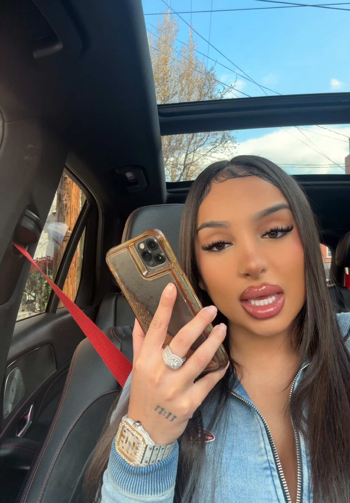 A post by @siangietwins2 on TikTok caption: Send it innnn #fyp 