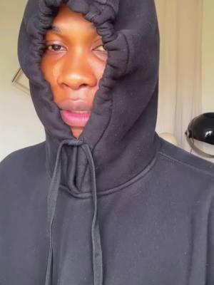 A post by @le.parolier.on on TikTok caption: #lagocedrick #meufdu16 #reunion #pourtoii #viral_video #fly #on 