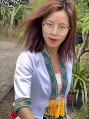 A post by @thily4545 on TikTok caption: #CapCut Chạy 🤣#xuhuong #CapCut #TikTokAwardsVN 