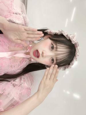 A post by @__matsumotokaren on TikTok caption: 懐かしい振り付けと🆕かわいいシュガーレスガール🤍                        #sugarlessgirl #松本かれん #まつかれ #かれんたん 