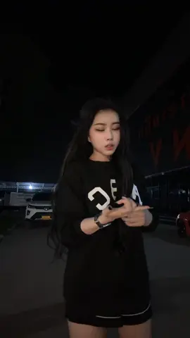 A post by @tarmnv1 on TikTok caption: ໃຜມັກຂ້ອຍ#ฟิดดดดดดดดดดด🥺 #tiktok 