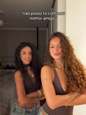 A post by @juhmazzocco on TikTok caption: entramos na trend kkkkkkk #chango @aretha 