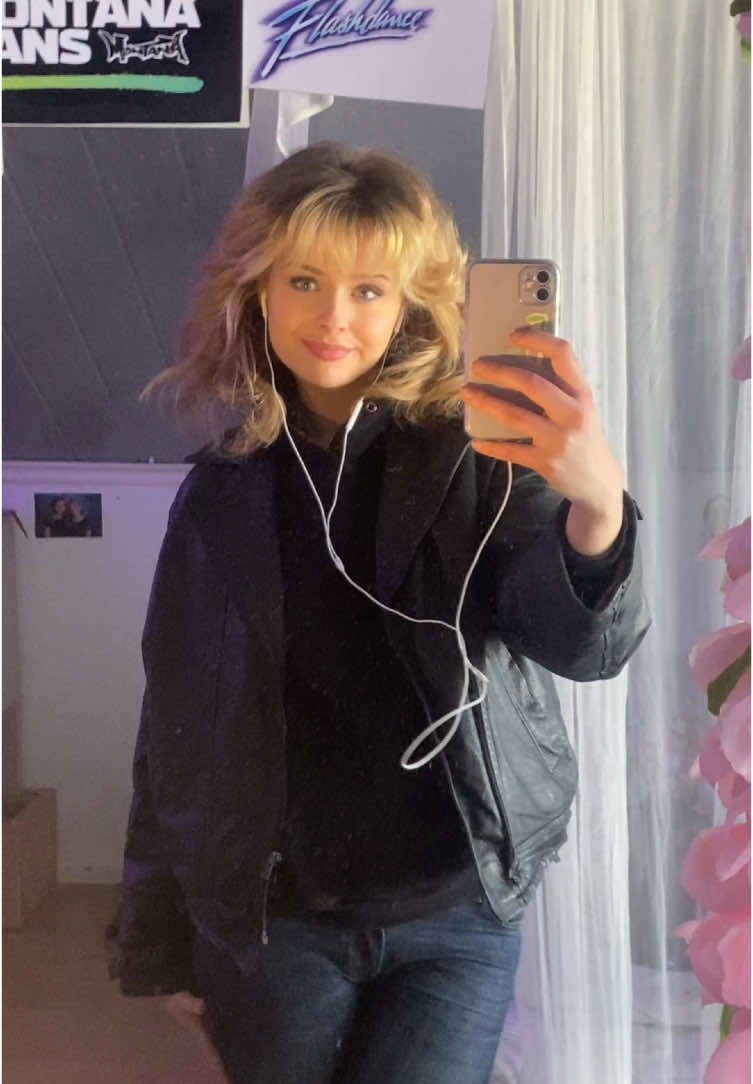 A post by @ainomagdalena on TikTok caption: this song 💗❤️💗