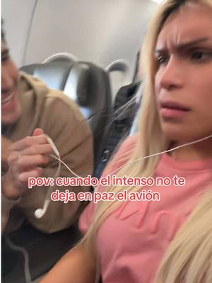A post by @soywendyguevaraoficial on TikTok caption: #lapelirroja @sebastianyatra #tiktokviral #latinoamerica #aviones737 #misica #mexico🇲🇽 #colombia  