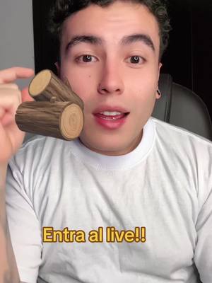A post by @jorgesalazaryt on TikTok caption: Entra al live!! Cuál otro nombre me pongo ? ✍️👚