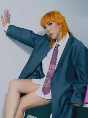 A post by @unkabogableviceganda on TikTok caption: Lost ang Veve Ghorl but make it fashown! #fyp #viceganda 
