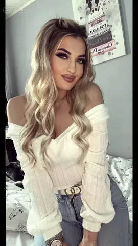 A post by @elenamocanu7 on TikTok caption: #multiefecto #foruyou #for 