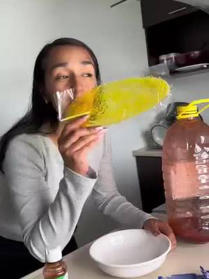 A post by @jorgetoscano93 on TikTok caption: cachetada con mucho chamoy  #viralvideos #humor #comedia