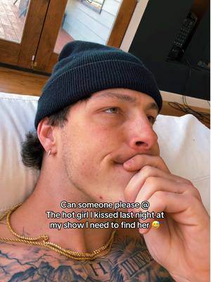 A post by @itstaylerholder on TikTok caption: This song comes out Fridayyyyy!!! Presave link in bio 🔥 @Zoeyaune #NewMusic #march28th 