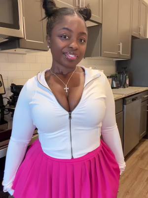 A post by @shantellee118 on TikTok caption: #fyp #ftp #trending 