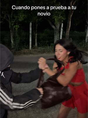 A post by @nataliahoyos_04 on TikTok caption: Ya sabe como es🥺🙈
