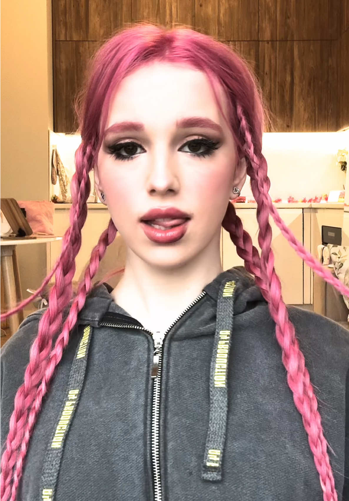 A post by @rivivichka on TikTok caption: Как вам такое?🌸☄️