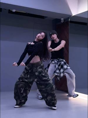 A post by @ivy0710 on TikTok caption: FUTW @LISA #lisa #lalisa #FUTW #futwchallenge #dancecover 
