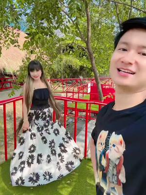 A post by @nandaaung995 on TikTok caption: #tiktokmyanmar #flypシ ထိုင်းမှာခလေးထိန်းနေရတယ်ဗျာ😅@🇲🇲🤍Wai Wai 4.1M🤍🇹🇭 #🥀🖤🥀🖤🥀 