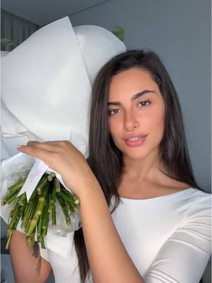 A post by @raghda.k on TikTok caption: 💐💐💐💐💐وعملنا الترند اخيراً