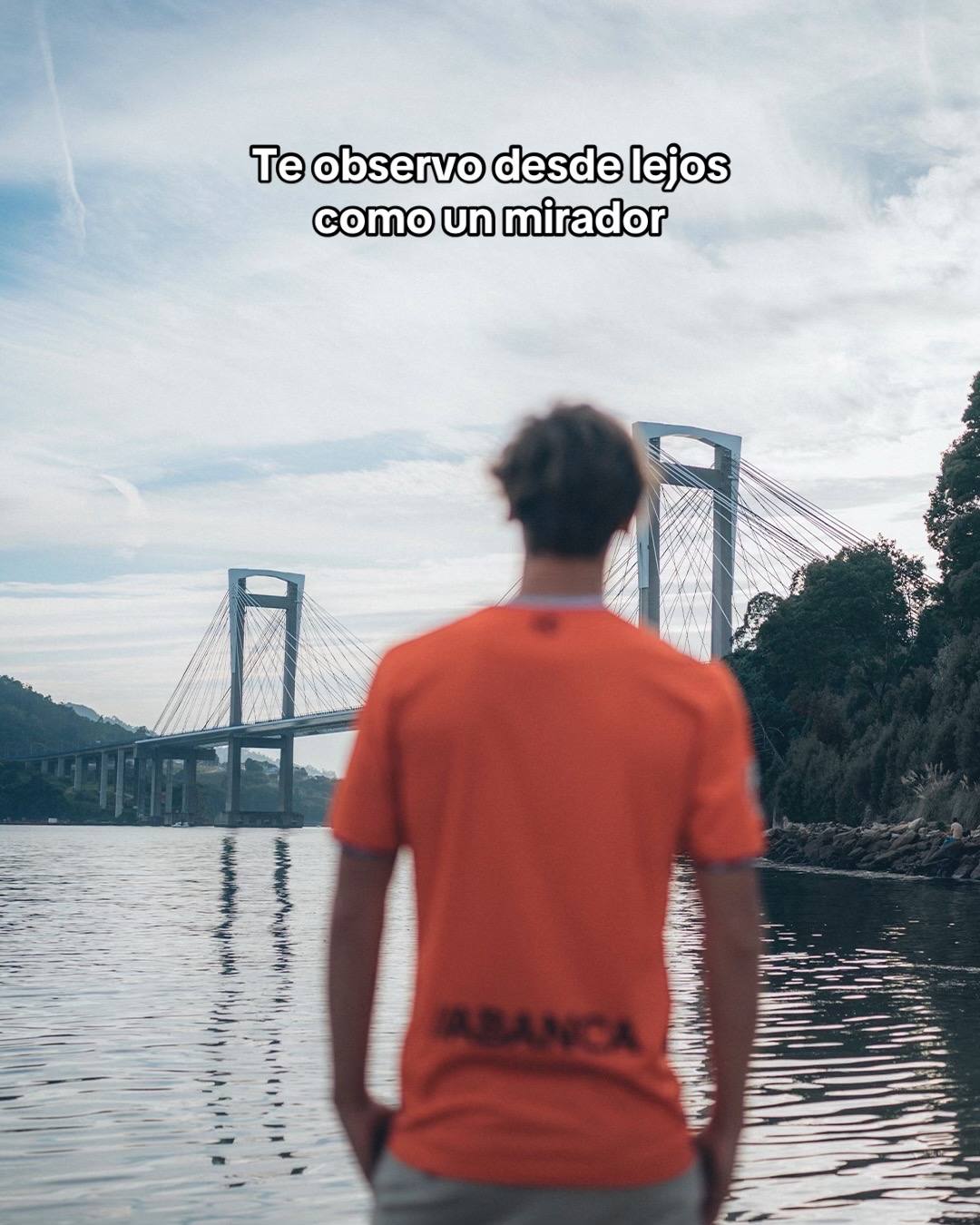 A post by @rccelta on TikTok caption: El verdadero te observo desde lejos ❤️‍🩹 #RCCelta #IagoAspas #FerLopez #TikTokFootballAcademy #DeportesEnTikTok 