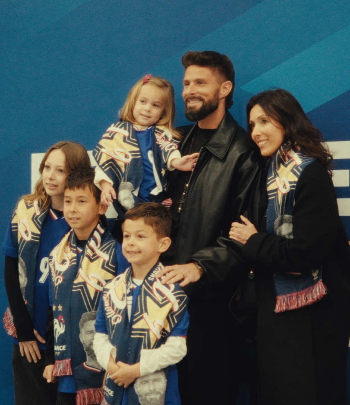 A post by @oliviergiroud on TikTok caption: MERCI 🇫🇷🥹🤩❤️🙏🏼 @Equipe de France  @Irrésistibles Français ⭐️⭐️ 