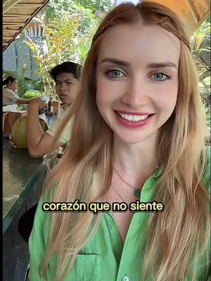 A post by @uliana_ucraniana on TikTok caption: 👀😅