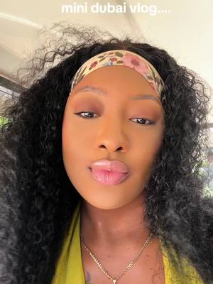 A post by @sheaintlexx_ on TikTok caption: Breakfast at the beach 🤍 so blessed to live this lifeeee.. #foryoupage #fyp #blackgirllivingindubai #livingabroad #leavingamerica 