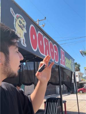 A post by @joslum on TikTok caption: Intenté el reto del taco #FarmaciasSimilares #CompraEnLinea #Publicidad #DiaDelTaco 