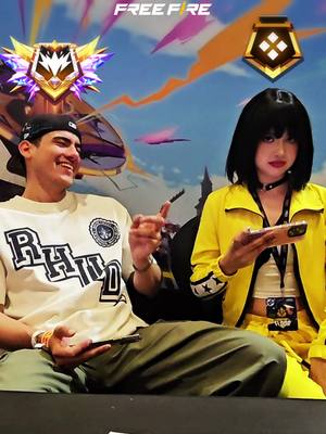 A post by @freefirelatino on TikTok caption: El verdadero "Yo me encargo" ☠️☠️☠️ #FuegoIndomable #FreeFire #Fyp #GamerEnTikTok @nanakicosplay @thedonato