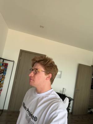 A post by @alextachers on TikTok caption: Los invito a jugar Mario Kart en mi Wii 😃🏎️