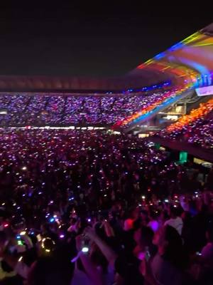 A post by @shakira on TikTok caption: Noche #4/7 gracias por entregar todo conmigo! Los quiero! #LMYNLWorldTourCDMX 