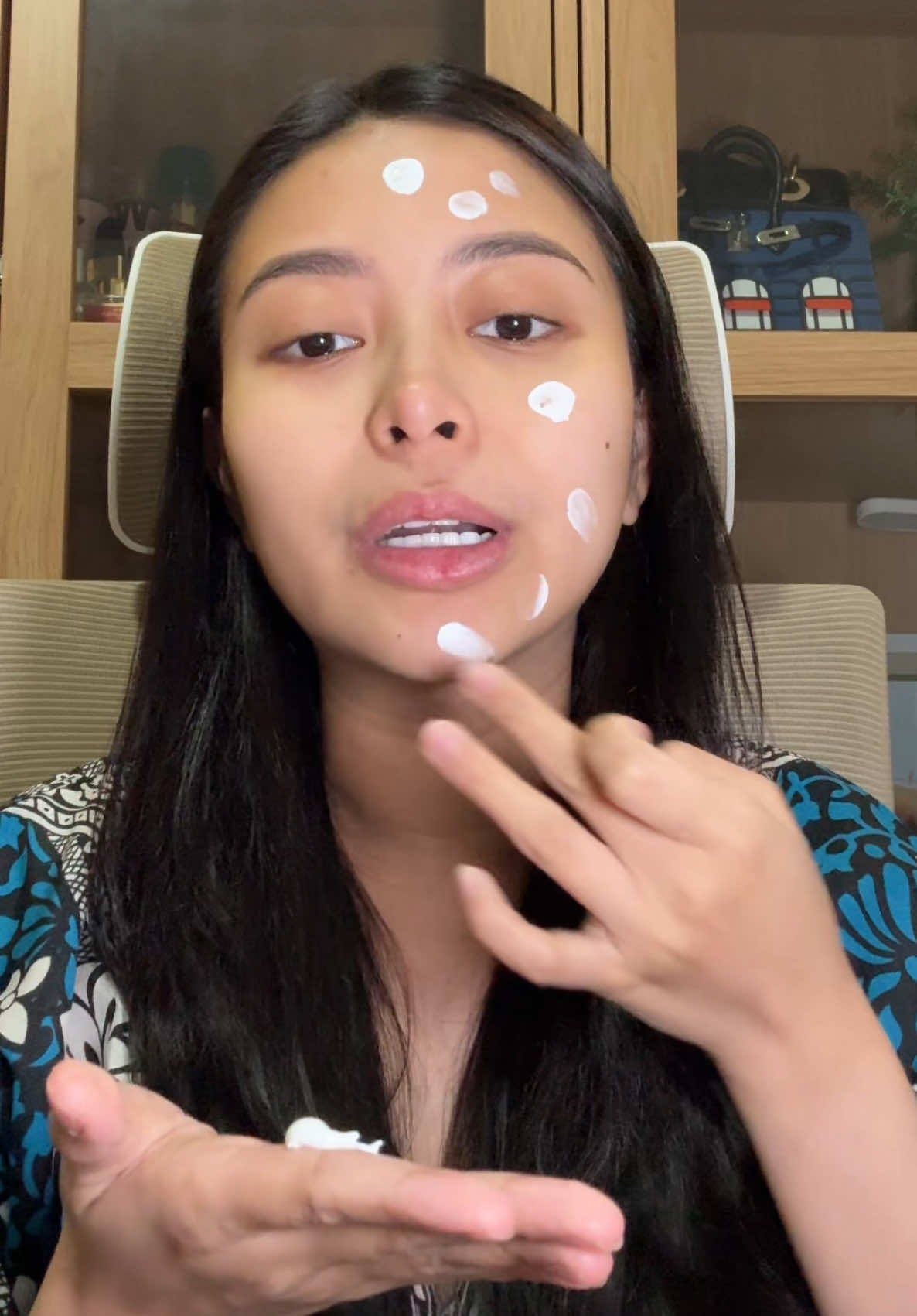 A post by @realkathmelendez on TikTok caption: Hindi talaga papahuli ang sevendays sunscreen natin! 