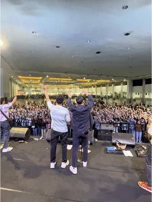 A post by @gsahidh on TikTok caption: Jogja pancen istimewa lagu “BAPAK” pertama kali dibawakan di jogja. Matur suwun semuanyaa yang sudah hafal