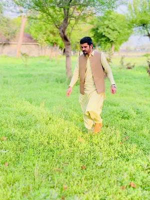 A post by @gilamanwazir11 on TikTok caption: #gilamanpashteen #viralvideo #foryou #viraltiktok #foryoupage 