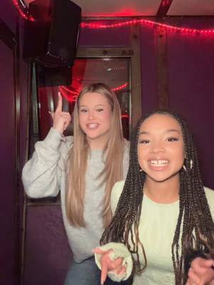 A post by @kimisinamoodlive on TikTok caption: Overhated und unbothered😘 @Samu💁🏽‍♀️ 