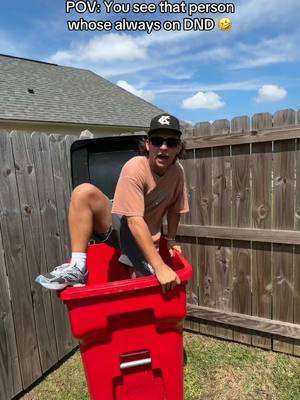 A post by @calegoes on TikTok caption: SEND TO THAT DND PRINCESS 🤣🤣💀 