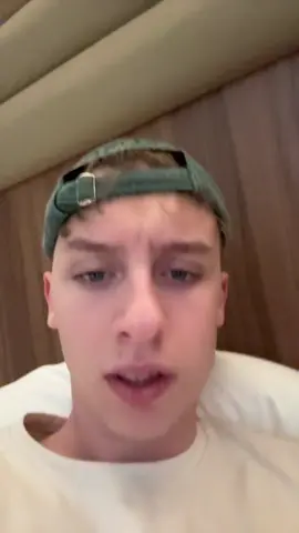 A post by @letshugotv on TikTok caption: Es muss aufhören rt 😭