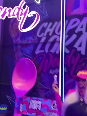 A post by @soywendyguevaraoficial on TikTok caption: Nueva campaña #chupaloca de #wenyguevara #cdmx #viral_video 