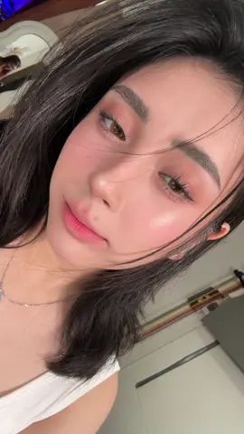A post by @beaaborres on TikTok caption: i like my makeup