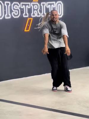 A post by @davidmillan032 on TikTok caption: Un día de Class 