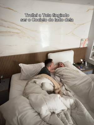 A post by @lucasranngel on TikTok caption: TROLLEI A TATA FINGINDO SER O COCIELO ACORDANDO ELA 😂🛏️ não sei como ainda tenho amigos kkkkkk a coitada ficou sem entender nada
